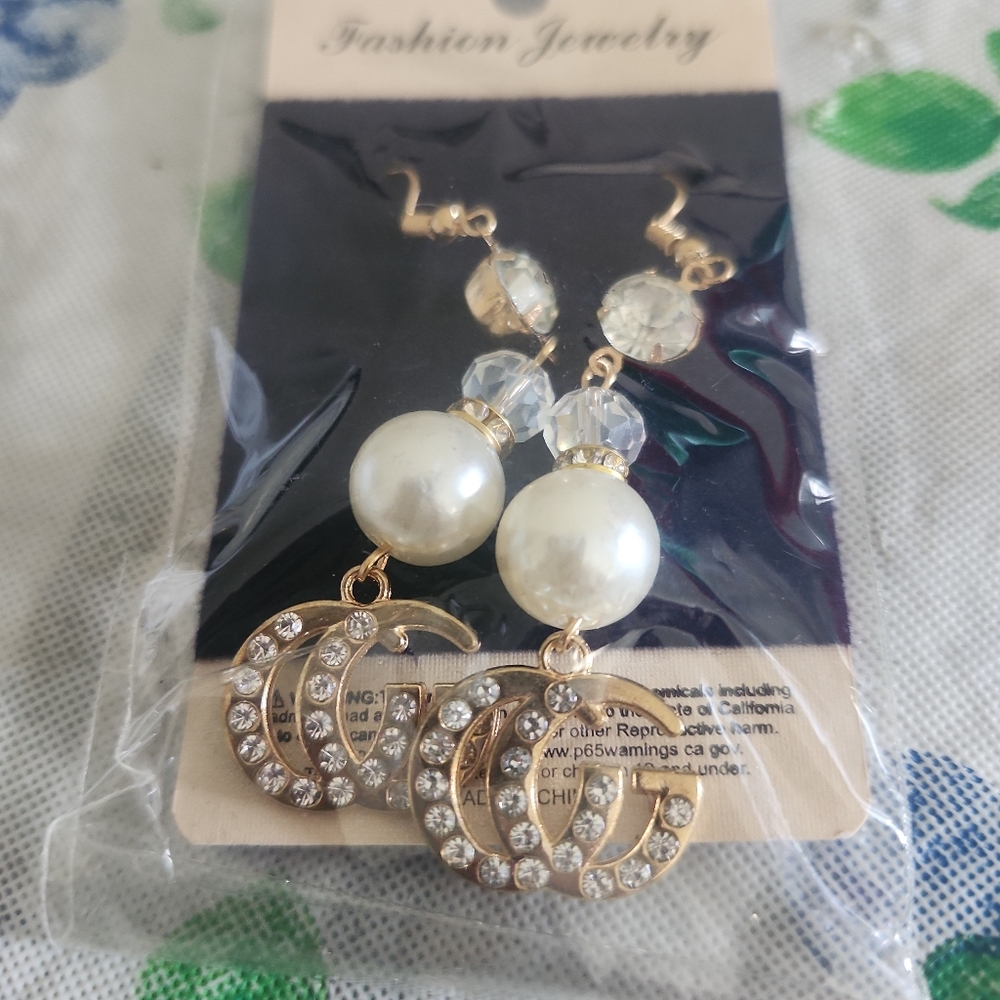 Earings - Picture 3 of 3